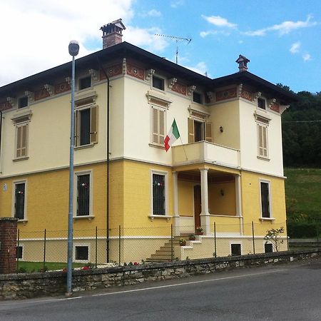 Villa Dircea CastellʼArquato 外观 照片