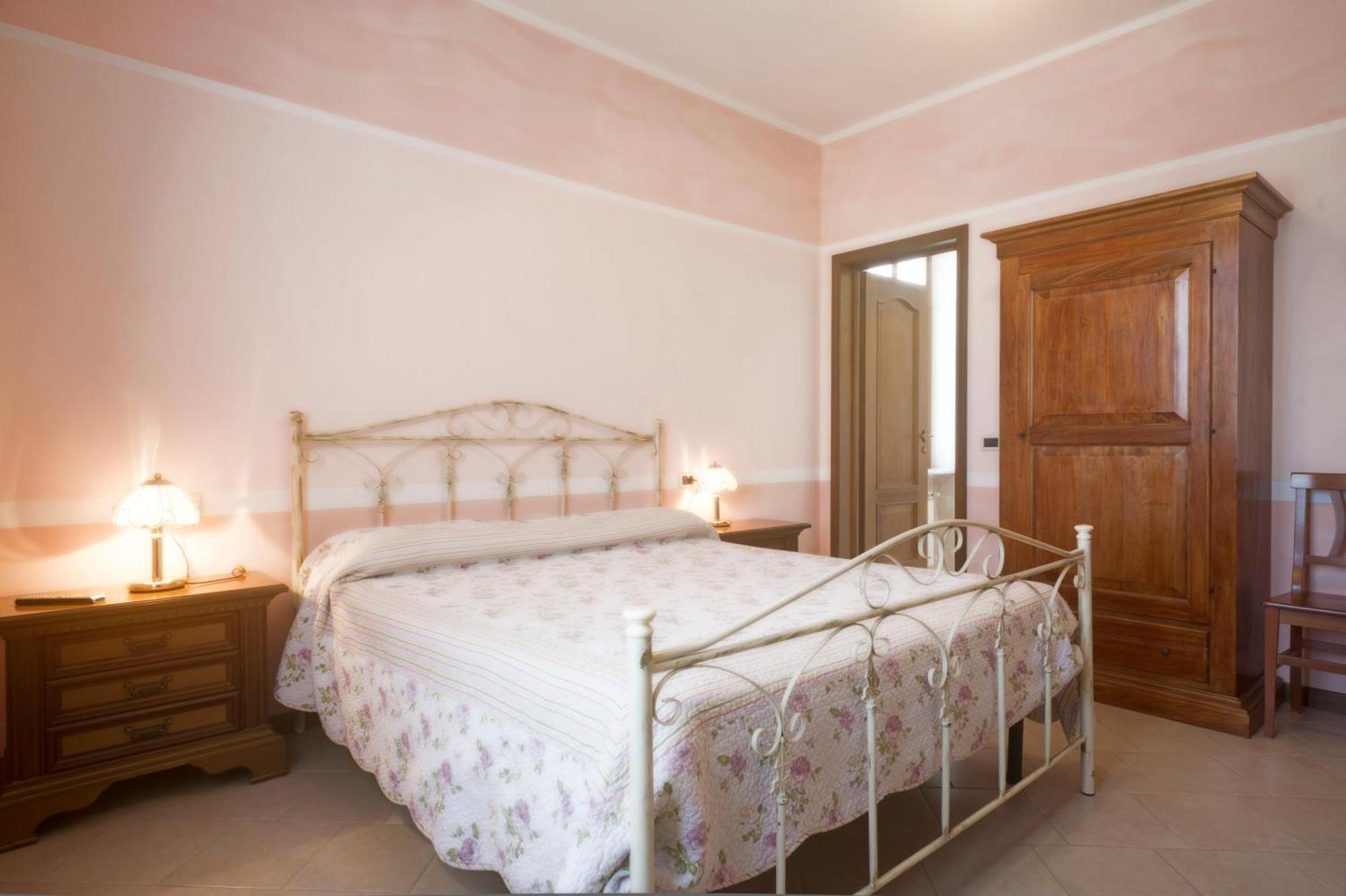 Villa Dircea CastellʼArquato 外观 照片