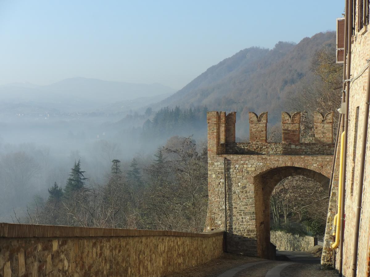 Villa Dircea CastellʼArquato 外观 照片