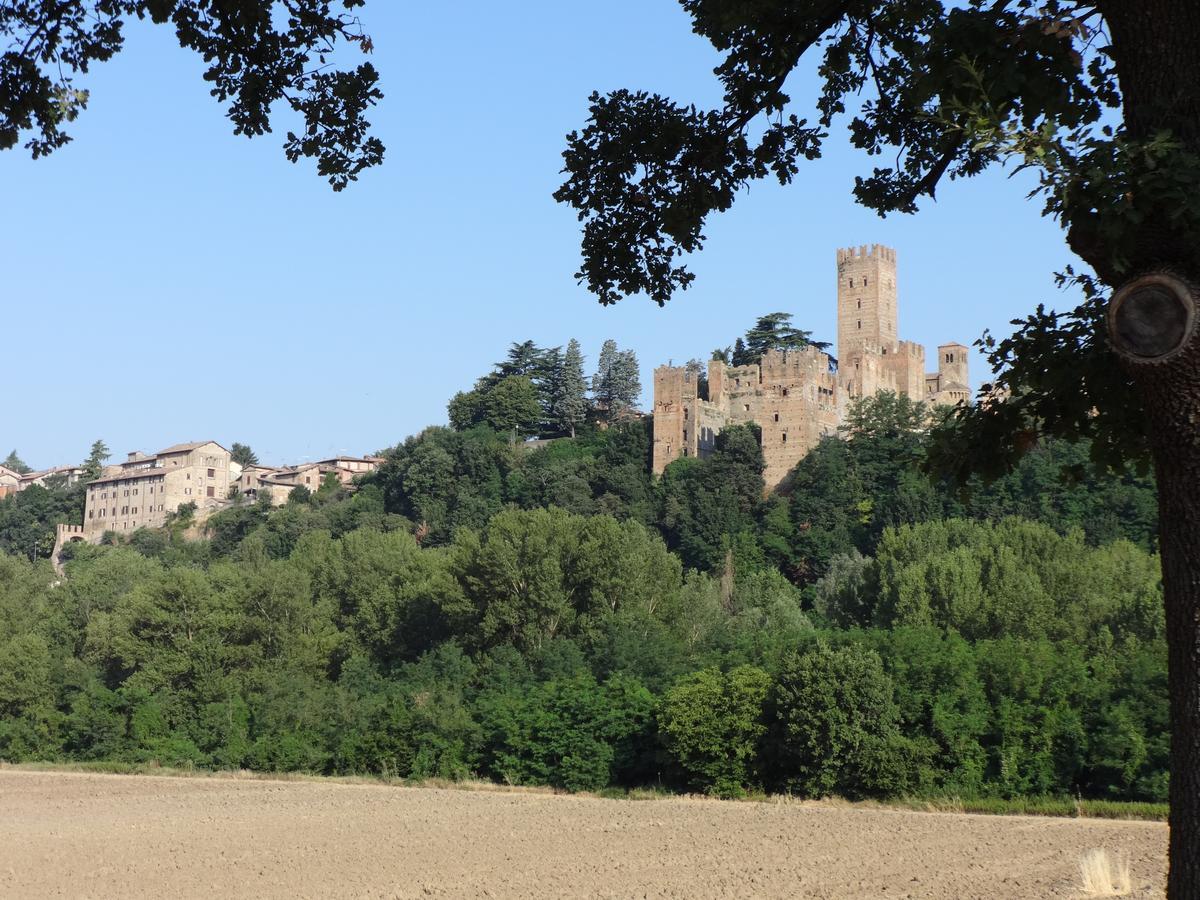 Villa Dircea CastellʼArquato 外观 照片